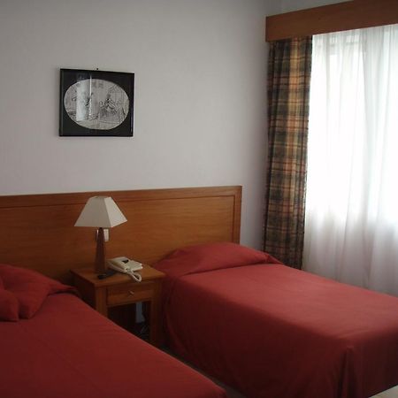 Hotel Residencial Ermida Dos Remedios Прайя-да-Витория Экстерьер фото